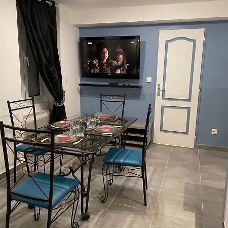 Ferienwohnung Chez Nous -Parking Gratuit Et Wifi A Vierzon Exterior foto