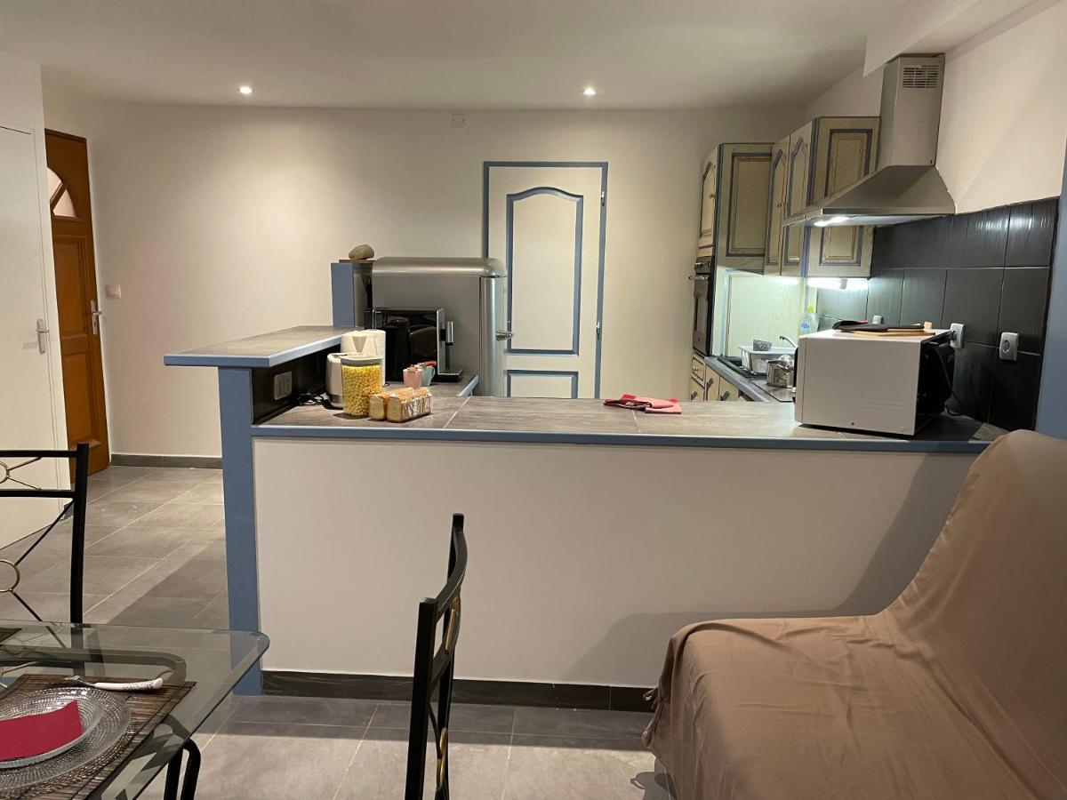 Ferienwohnung Chez Nous -Parking Gratuit Et Wifi A Vierzon Exterior foto