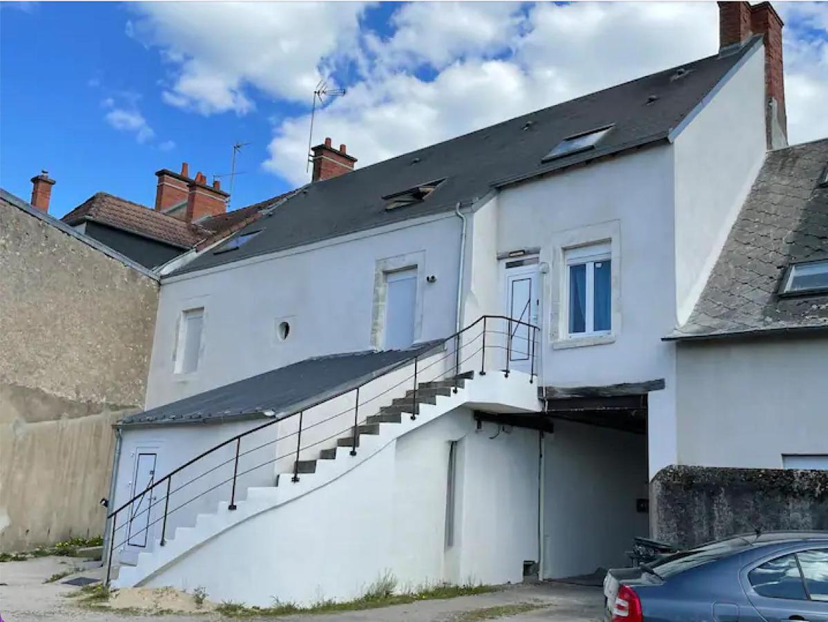 Ferienwohnung Chez Nous -Parking Gratuit Et Wifi A Vierzon Exterior foto