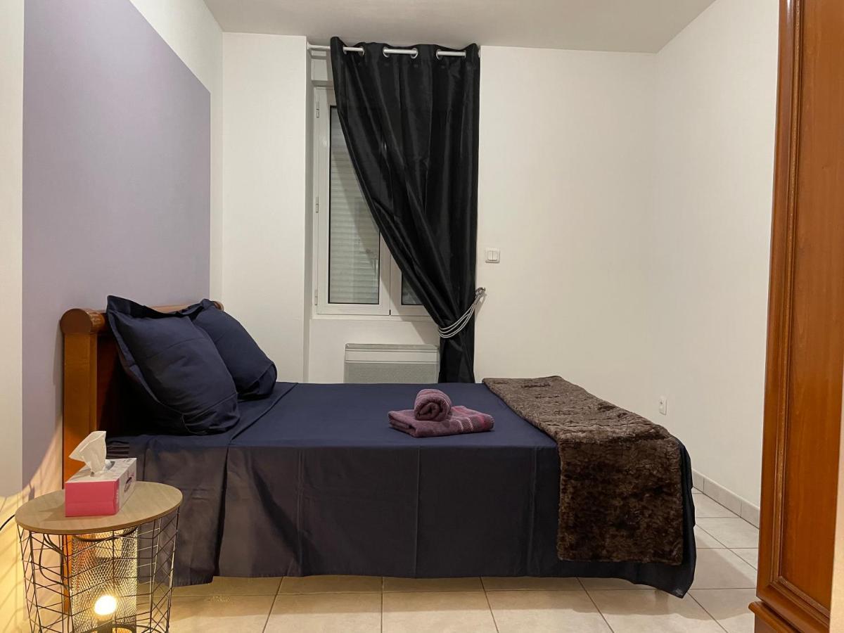 Ferienwohnung Chez Nous -Parking Gratuit Et Wifi A Vierzon Exterior foto