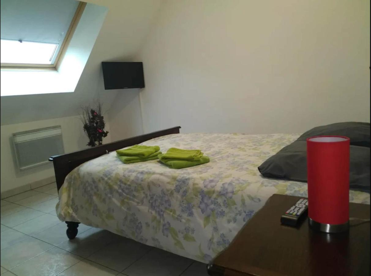 Ferienwohnung Chez Nous -Parking Gratuit Et Wifi A Vierzon Exterior foto