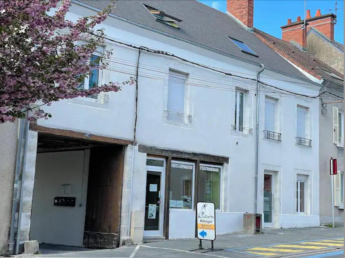 Ferienwohnung Chez Nous -Parking Gratuit Et Wifi A Vierzon Exterior foto