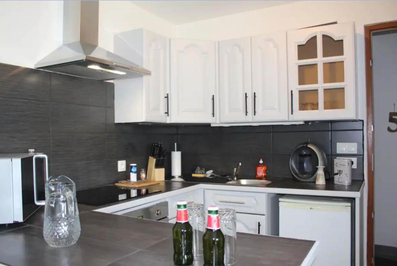 Ferienwohnung Chez Nous -Parking Gratuit Et Wifi A Vierzon Exterior foto