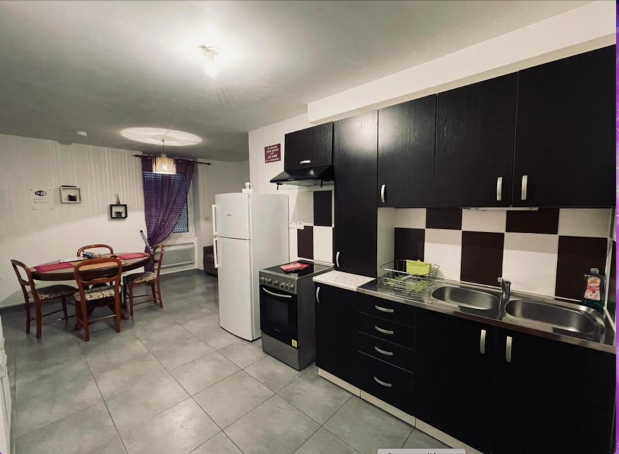 Ferienwohnung Chez Nous -Parking Gratuit Et Wifi A Vierzon Exterior foto