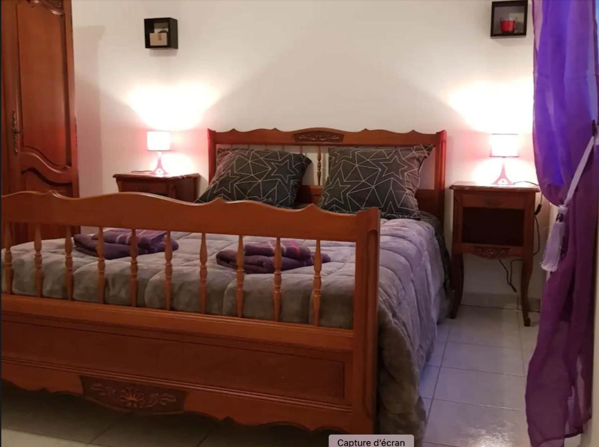 Ferienwohnung Chez Nous -Parking Gratuit Et Wifi A Vierzon Exterior foto
