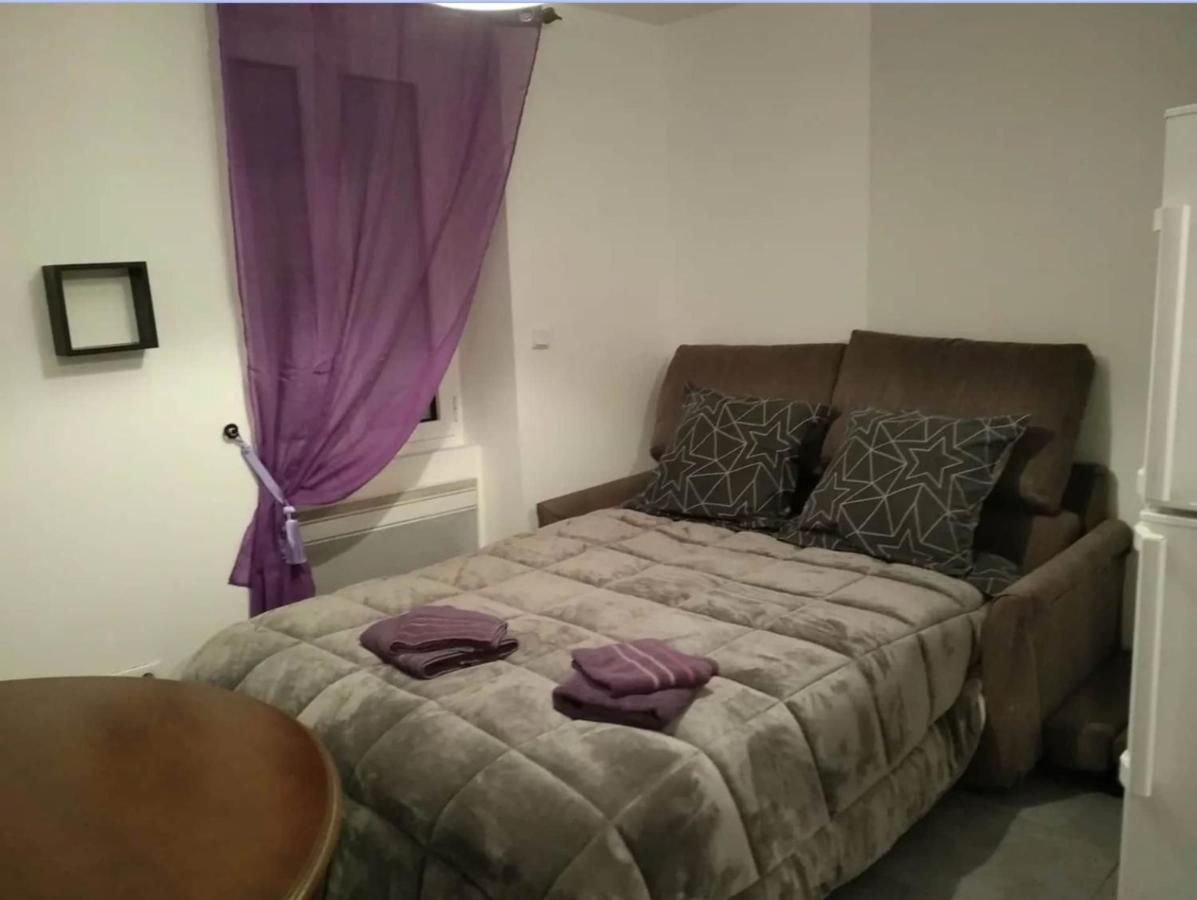Ferienwohnung Chez Nous -Parking Gratuit Et Wifi A Vierzon Exterior foto