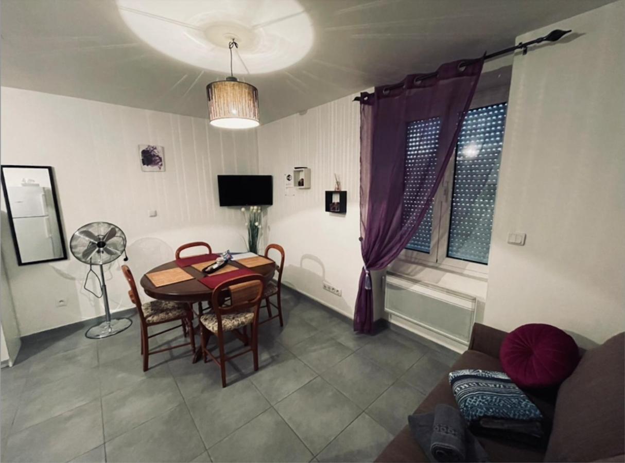 Ferienwohnung Chez Nous -Parking Gratuit Et Wifi A Vierzon Exterior foto