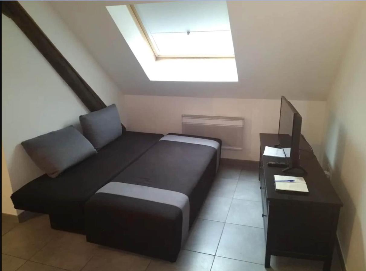 Ferienwohnung Chez Nous -Parking Gratuit Et Wifi A Vierzon Exterior foto