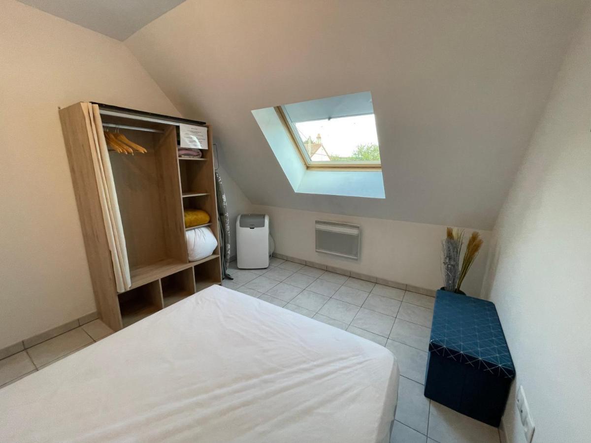 Ferienwohnung Chez Nous -Parking Gratuit Et Wifi A Vierzon Exterior foto