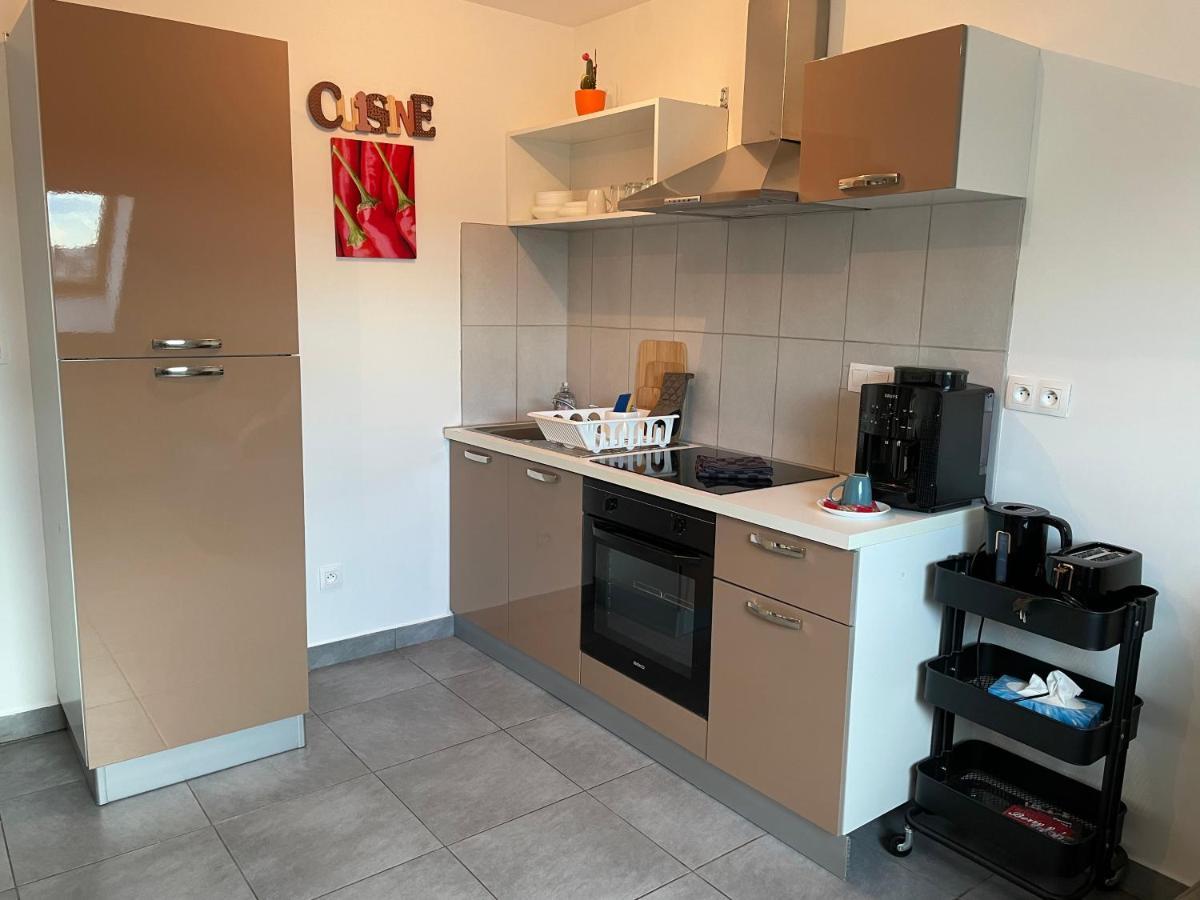 Ferienwohnung Chez Nous -Parking Gratuit Et Wifi A Vierzon Exterior foto