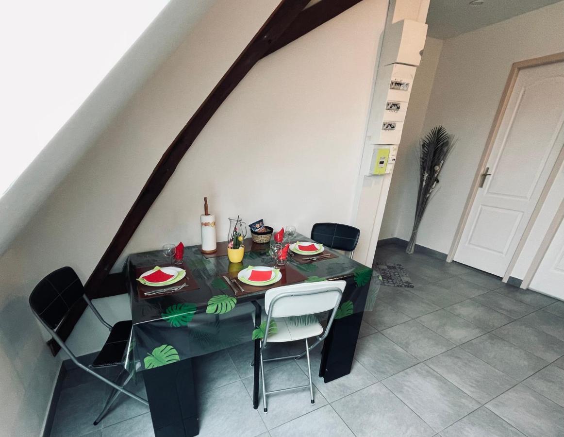 Ferienwohnung Chez Nous -Parking Gratuit Et Wifi A Vierzon Exterior foto